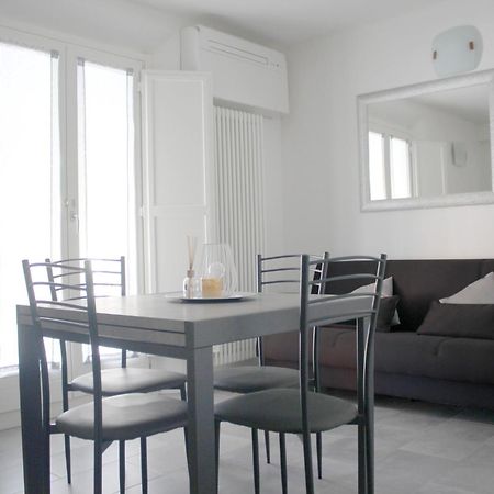Apartament Sky Loft Airport - Modern Apt 1St Floor Bolonia Zewnętrze zdjęcie